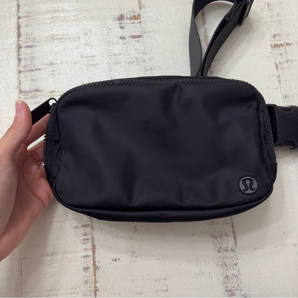 Everywhere Belt Bag 1L